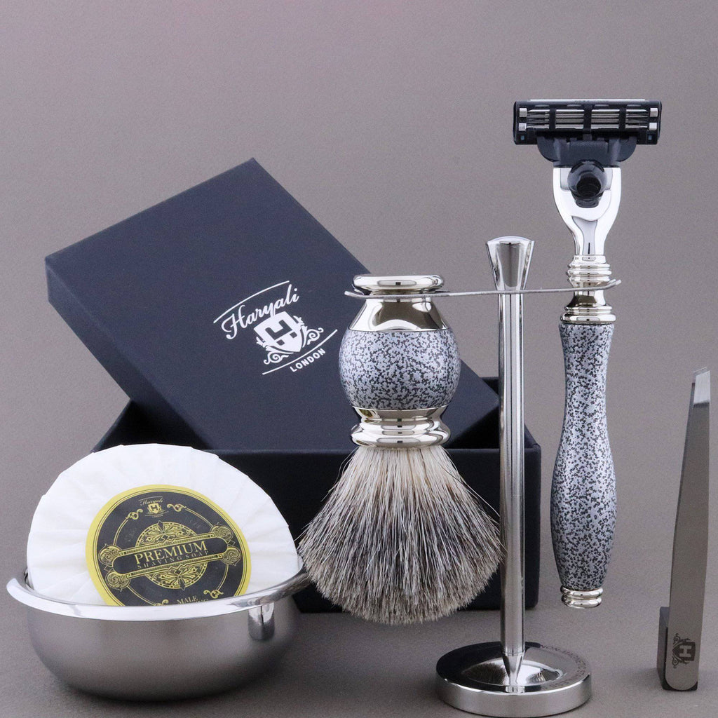 Haryali's Vase Range Shaving Kit 