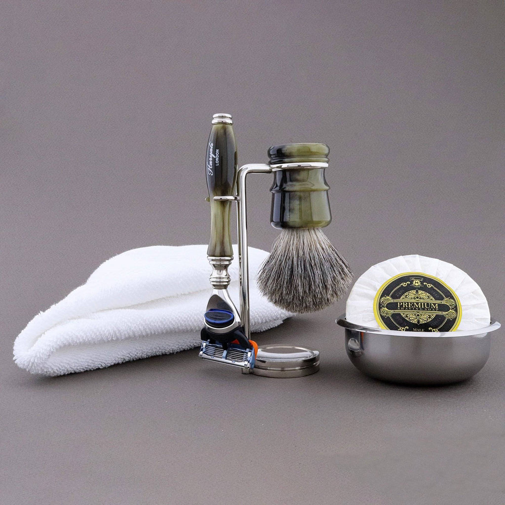 Haryali's Legend Range Shaving Kit 